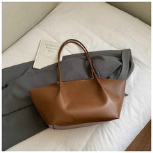 Retro Casual Large-Capacity Shoulder Bag