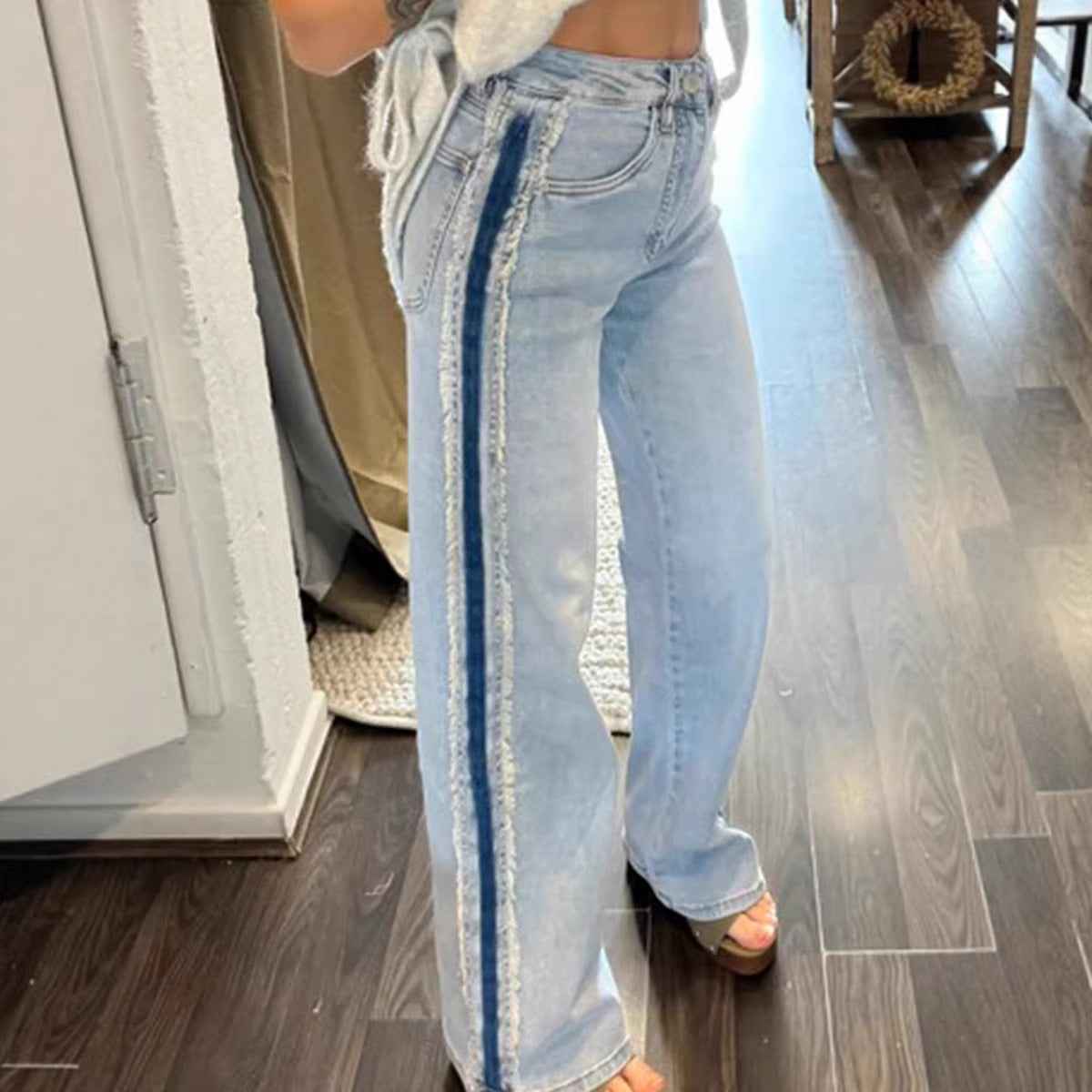 Stylish Versatile Womens Distressed Straight Jeans With Contrasting Trim