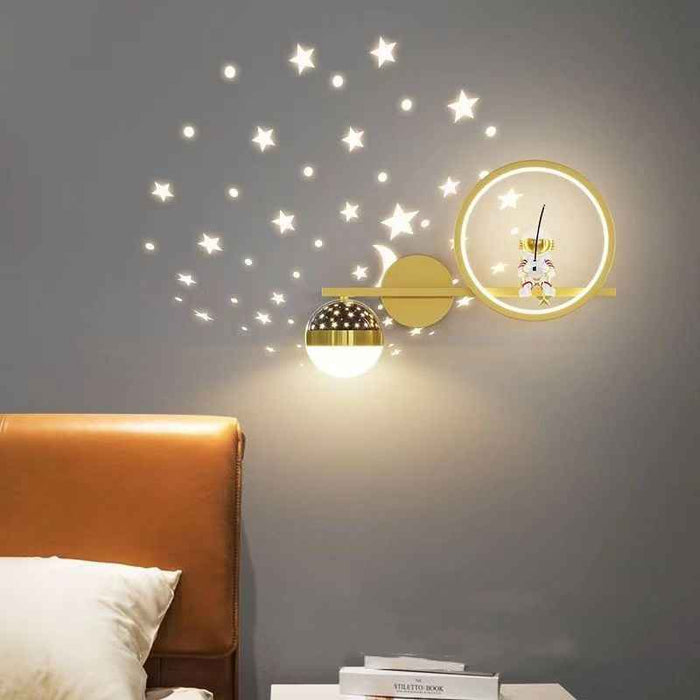 Applique murale pour chambre d'enfant astronaute, lampe murale LED créative pour fond de mur