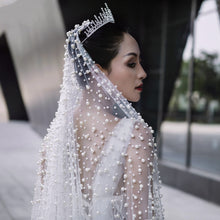 Luxury Heavy Industry Bridal Pearl Veil by Mirlaine Univers