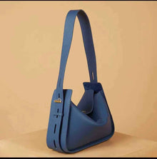 Niche Commuter Design Leather Crossbody Underarm Bag