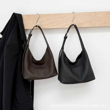 Chiond Top-Grain Leather Simple And Sophisticated Commuter ShoulderCrossbody Bag by Mirlaine Univers