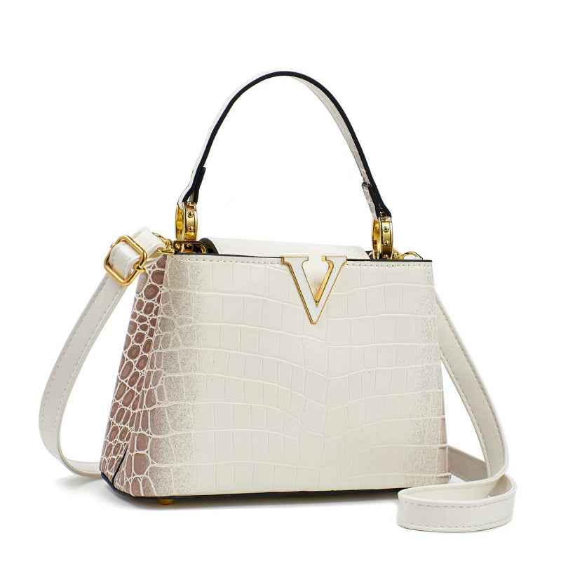 A Minimalist Tote Bag Is A Must-have For Spring And Summer
