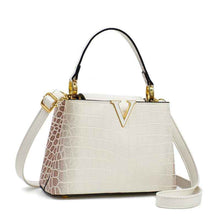 A Minimalist Tote Bag Is A Must-have For Spring And Summer