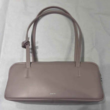 French Baguette-style Niche Underarm Tote