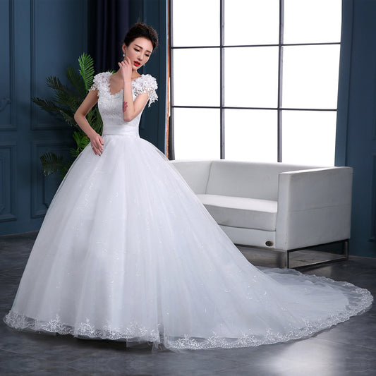Large Trailing Lace Lace Tie Wedding Dress Slim And Slim by Mirlaine Univers