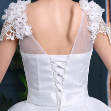 Large Trailing Lace Lace Tie Wedding Dress Slim And Slim by Mirlaine Univers