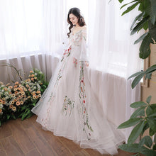 Retro Bridal Gown Super Fairy Bride Tailed Out Yarn Light Wedding Dress by Mirlaine Univers