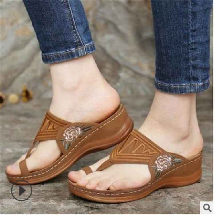 New Style Casual Embroidered Wedges With Flat Toe Sandals And Slippers Women Embroidered Flowers Women Sandals