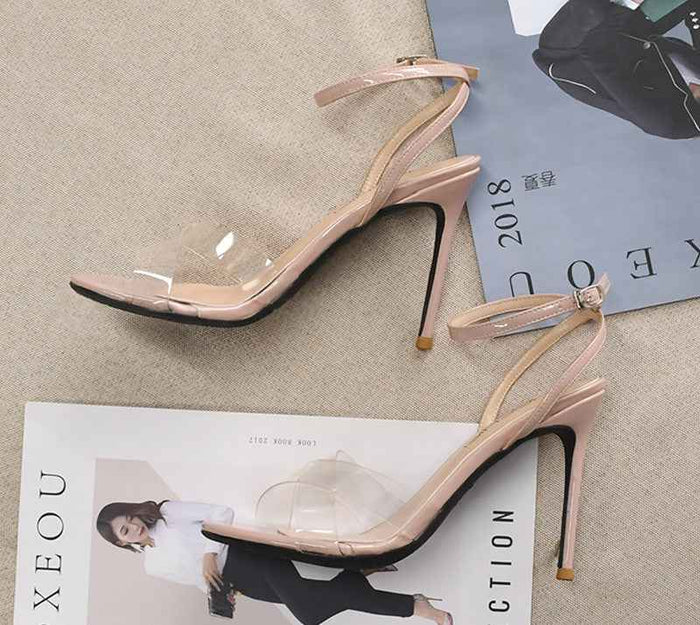 Chaussons pour femmes, nouvelles sandales d'été à bout pointu, style mules, élégantes et décontractées.