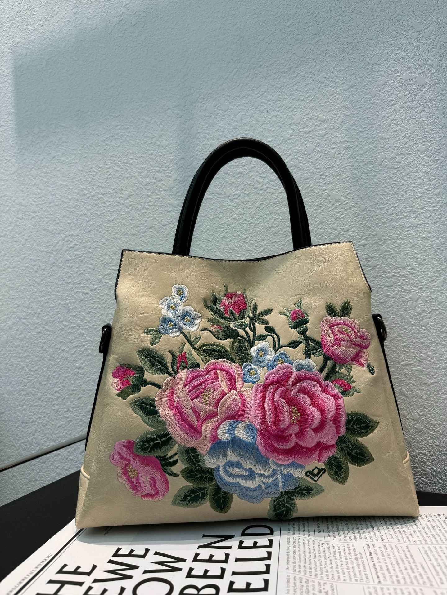 Tote Bag With Embroidered Peony Flowers Ethnic-style Textured Design