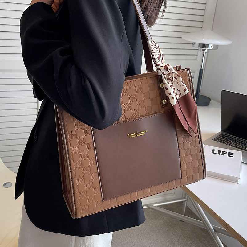Womens Large-Capacity Commuter Shoulder Bag
