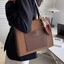 Womens Large-Capacity Commuter Shoulder Bag