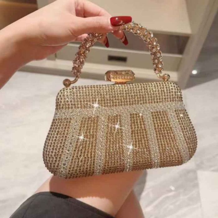 Luxury Clutch For Women A Stylish Accessory With A Chain Strap