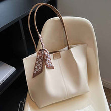 Womens Spacious Spring Bag A Trendy Single-shoulder Bag