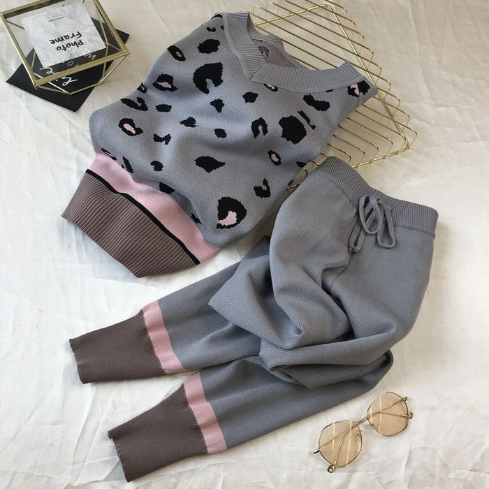 Ensemble style occidental avec pull ample à col en V à imprimé léopard et pantalon à taille élastique