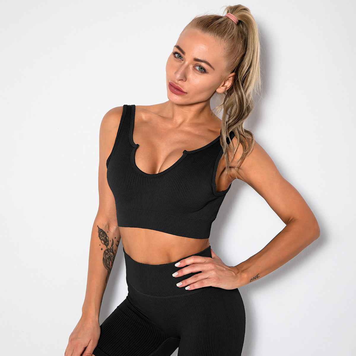 Seamless Knitted Sexy Sports Short-sleeved Shorts Yoga Wear Fitness Suit