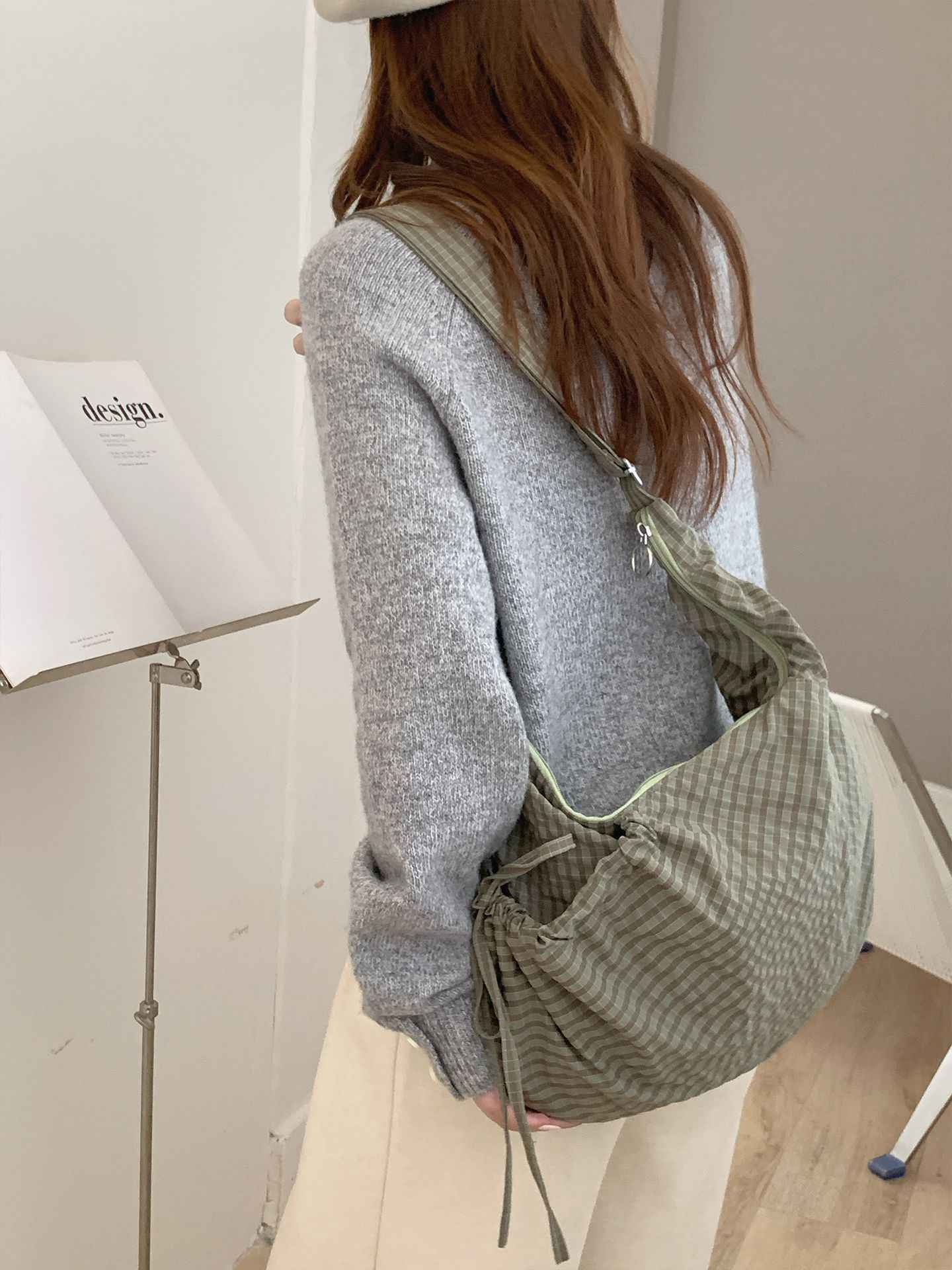 Korean-style Instagram-inspired Relaxed-fit Horn-shaped Tote Bag With A Large Capacity