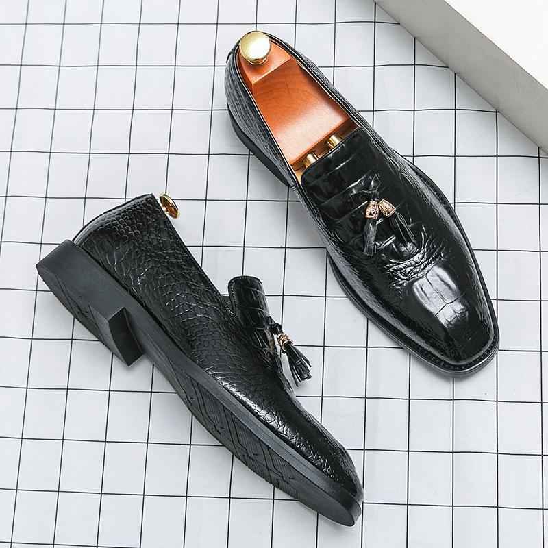 Mens Korean-style Crocodile-pattern Embossed Tassel Leather Shoes