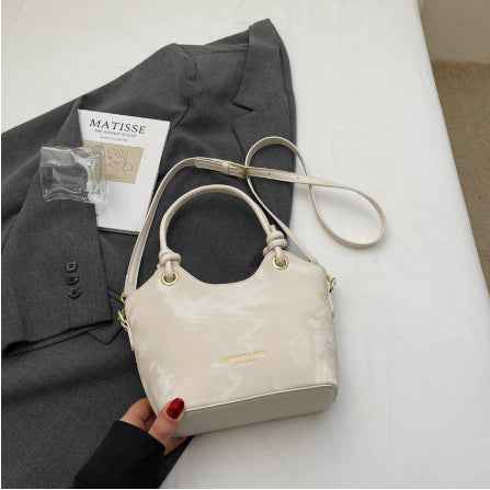 Korean-style Chic Commuter Tote Bag For Women Casual Versatile And Stylish Crossbody Design