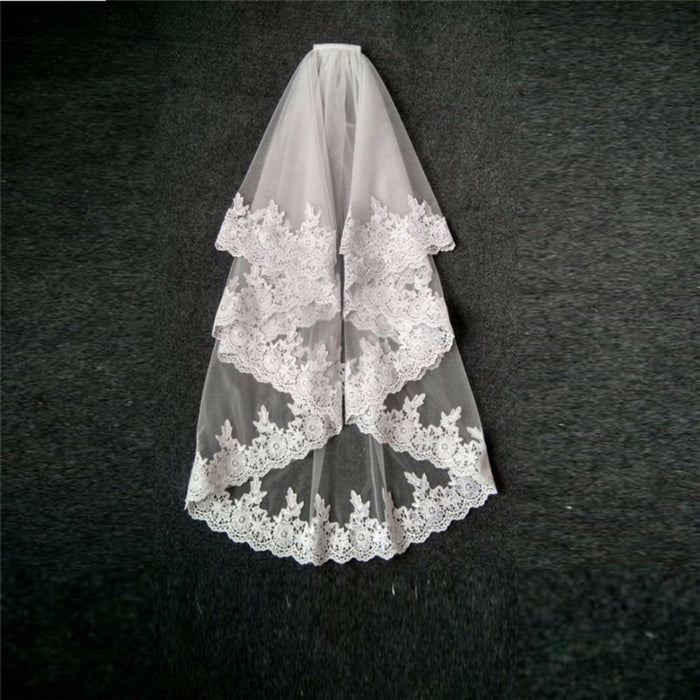 Voile bordé de dentelle