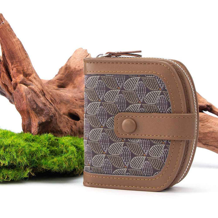 This Light-luxury Wallet Features A Meticulously Crafted Design