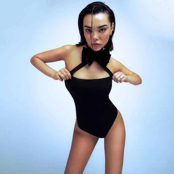 Body dos nu sexy à encolure américaine avec nœud en velours uni