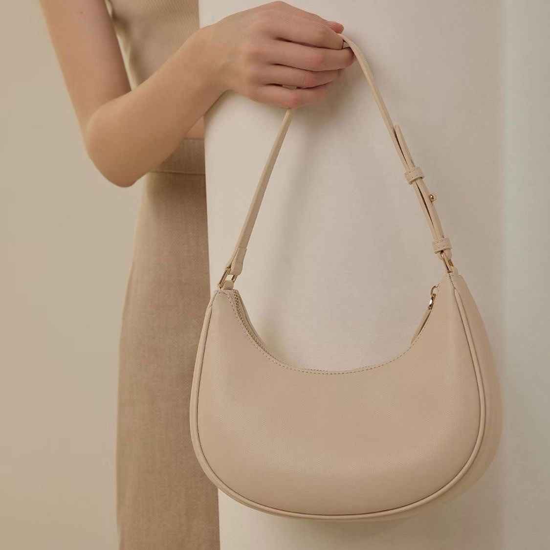 Womens Summer Shoulder And Tote Bag With A Niche Design Baguette Style