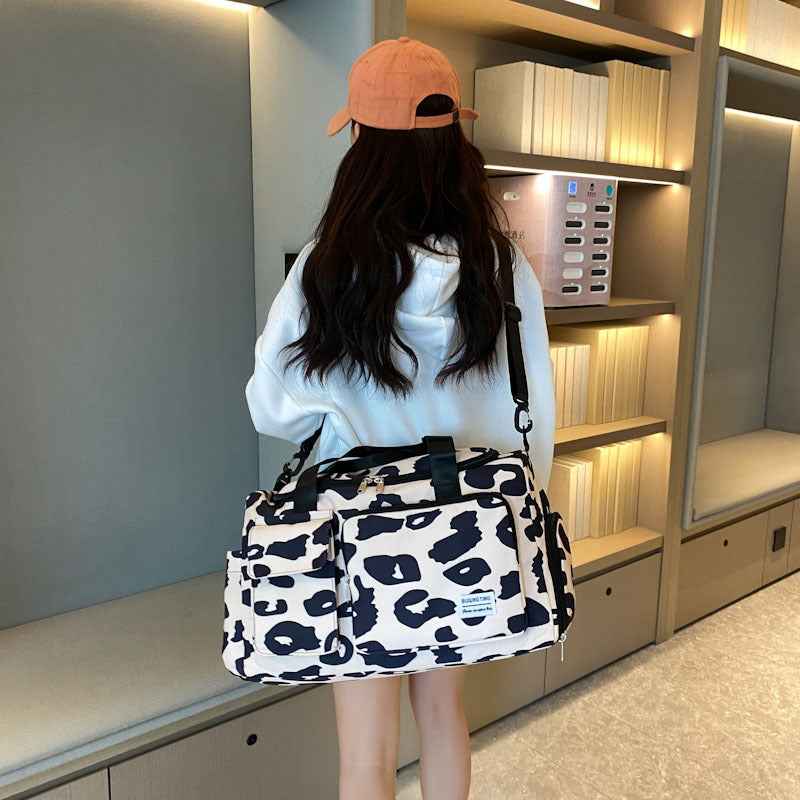 Urban Trendy And Minimalist Fitness Tote With Ultra-large Capacity For Maximum Comfort