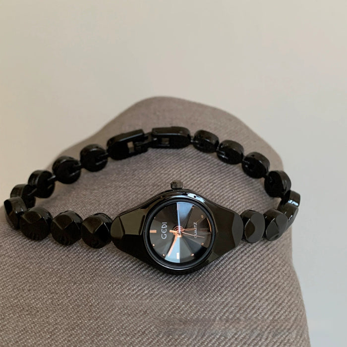 Montre élégante et minimaliste pour femme en alliage