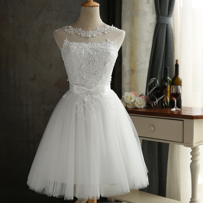 Robe de demoiselle d'honneur blanche à lacets dans le dos style bandage