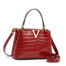 A Minimalist Tote Bag Is A Must-have For Spring And Summer
