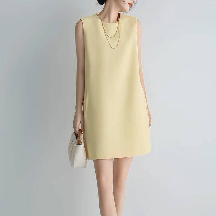 Classic Sleeveless Straight-fit Chic Short Dress With A Crew Neck
