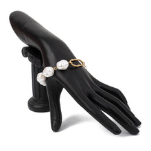 Baroque irregular pearl bracelet by Mirlaine Univers