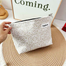 Womens Geometric-Line Fabric Cosmetic Bag