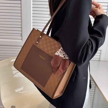 Womens Large-Capacity Commuter Shoulder Bag