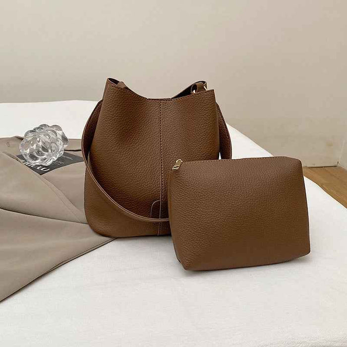 Ensemble de sac seau d'hiver sophistiqué : un sac bandoulière minimaliste et polyvalent