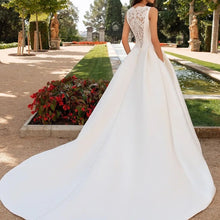 French Retro Lace Advanced Texture Satin Slim Bridal Simple Elegant Trailing Wedding Dress by Mirlaine Univers