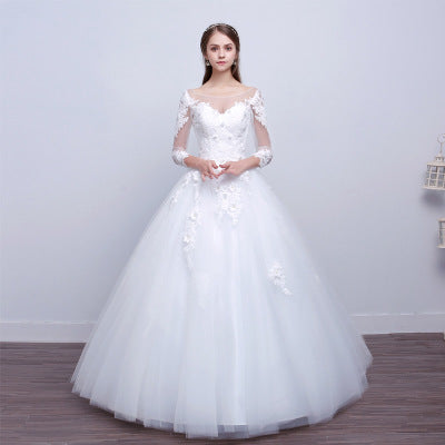 Robe de mariée slim à épaules dégagées pour mariée mince