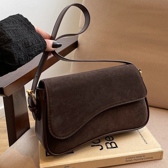 Retro Matte Shoulder Bag For Women by Mirlaine Univers