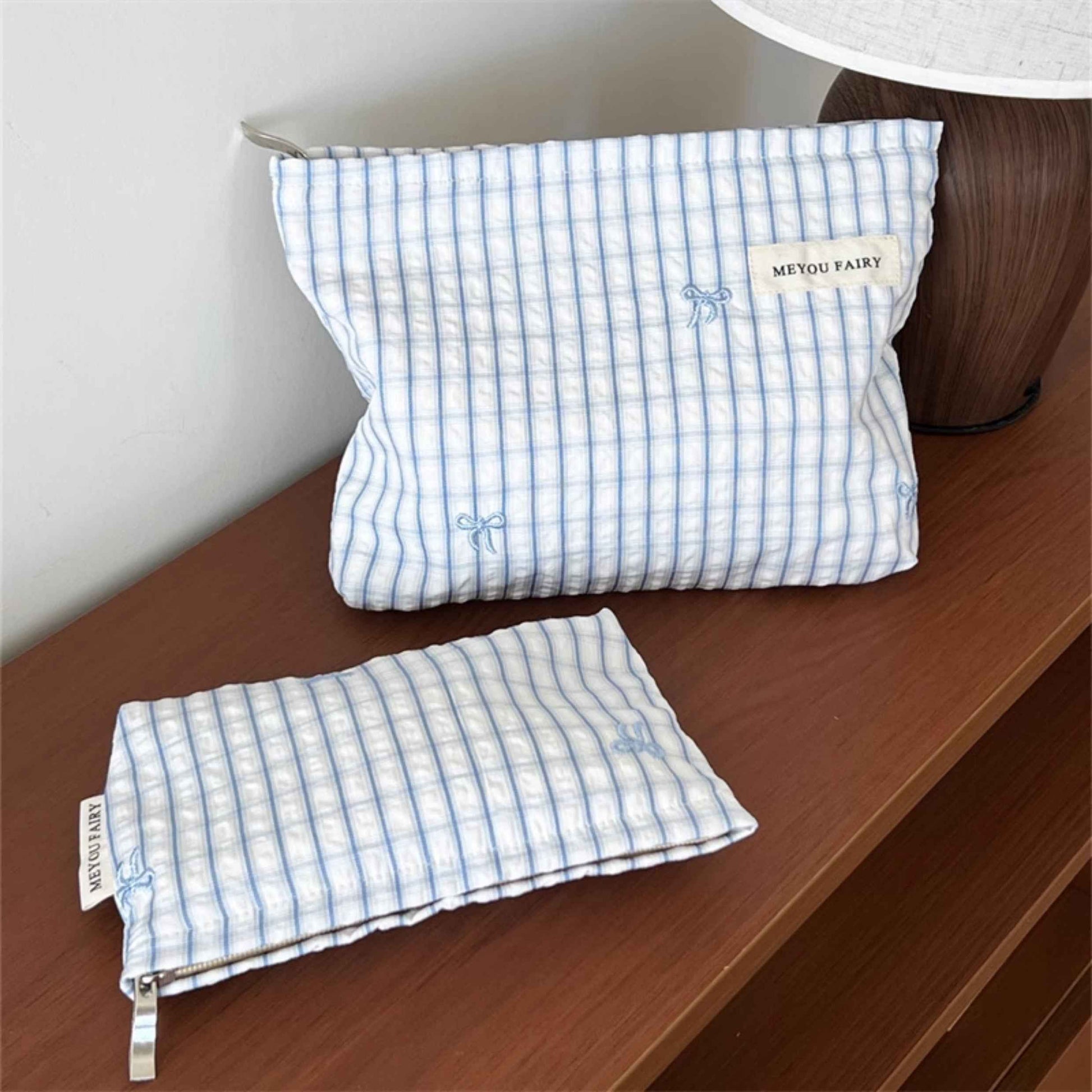 Blue Handheld Cosmetic Bag