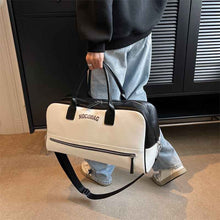 Womens Lightweight Versatile Crossbody Or Shoulder Daypack