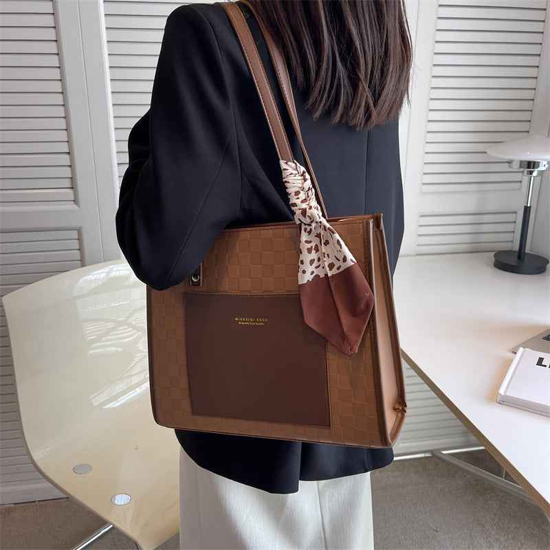 Womens Large-Capacity Commuter Shoulder Bag