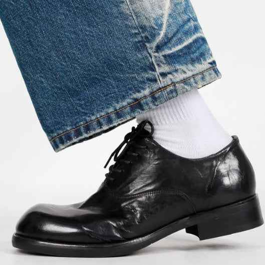 Elegant Leather Commuter Shoes In Smoked Cowhide