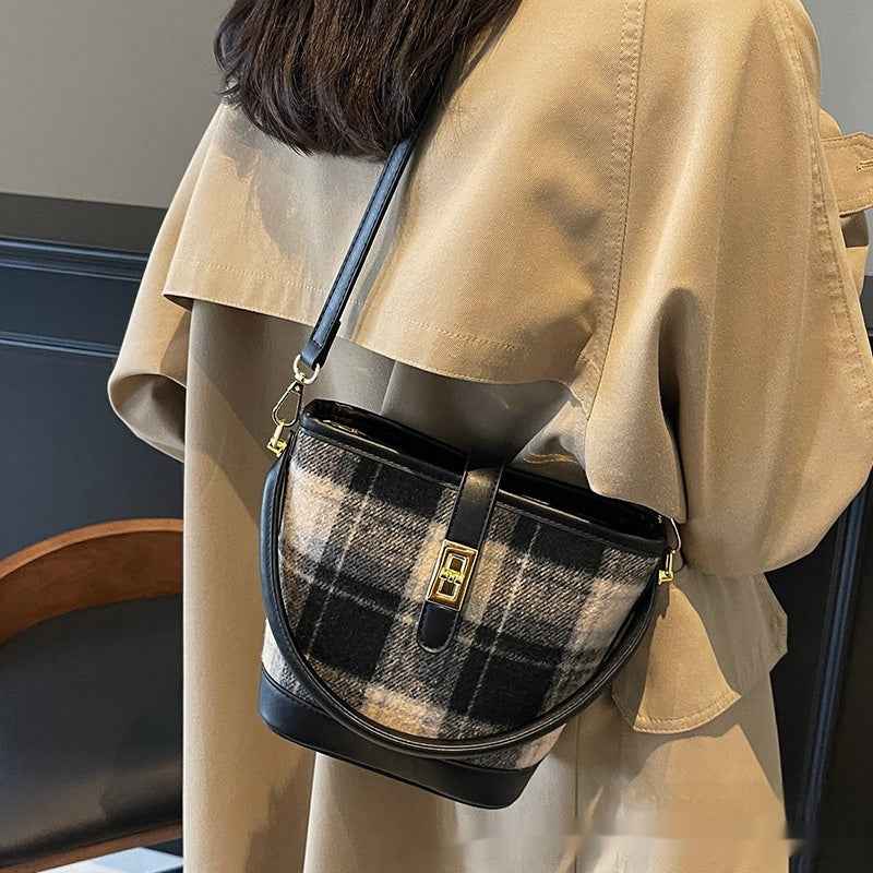 Korean-style Niche Vintage Suede Plaid Tote Bucket Bag