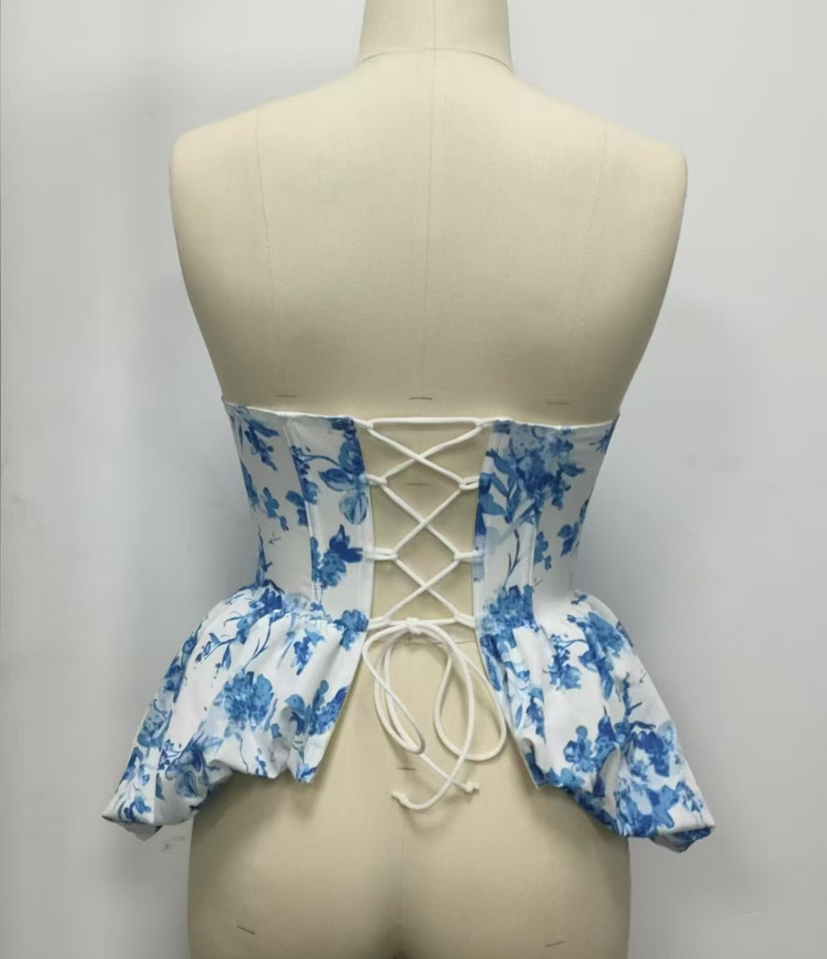 Printed Fishtail Hem Boning Bustier Top by Mirlaine Univers Printed Fishtail Hem Boning Bustier Top Mirlaine Univers printed-fishtail-hem-boning-bustier-top 4 Printed Fishtail Hem Boning Bustier Top Mirlaine Univers Printed Fishtail Hem Boning Bustier Top