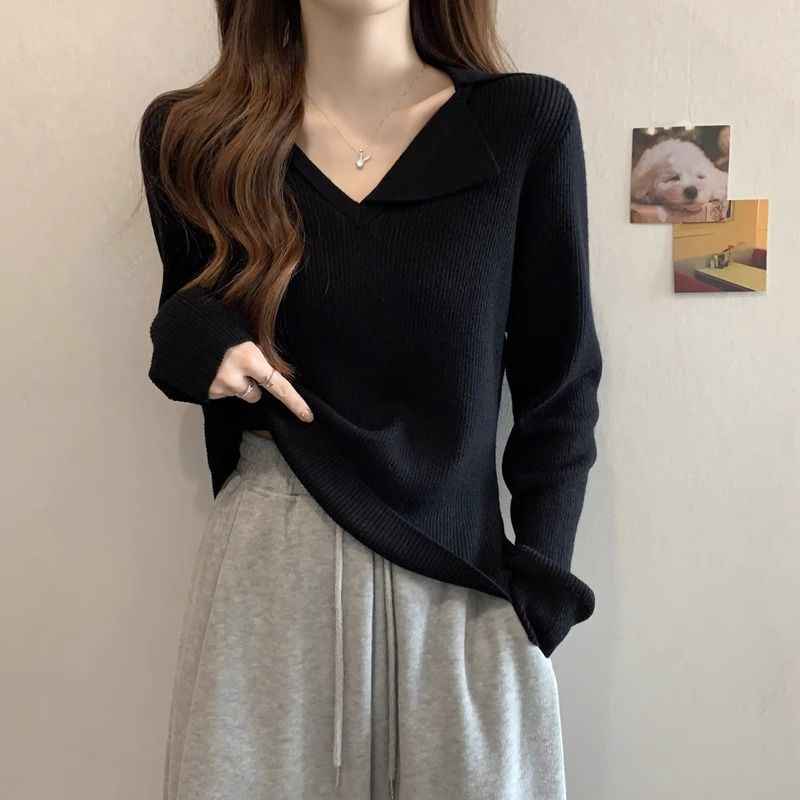 Striped Knitted Base Layer Figure-flattering V-neck Top