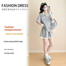 Loose-fitting, Versatile Color-block V-neck Top And Shorts Two-piece Set