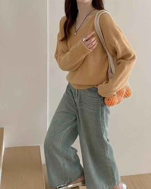 Womens Solid Color Long-Sleeve V-Neck Sweater