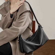 Vegetable-tanned Cowhide Hobo Bag With A Belt-attachable Design